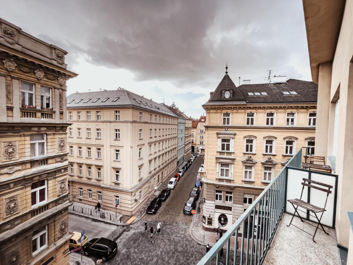 Turnkey I Vintage Terrace Apartment Praga Exterior foto
